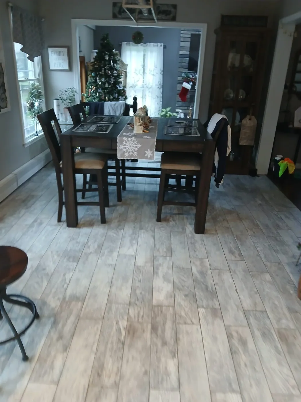 Dining room ready for the holidays